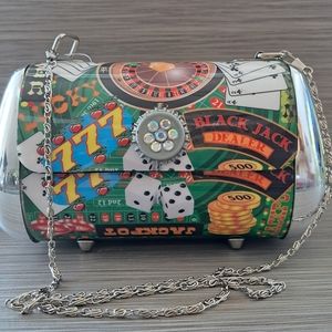 𝅺Prezzo crossbody casino rigid purse silver accents